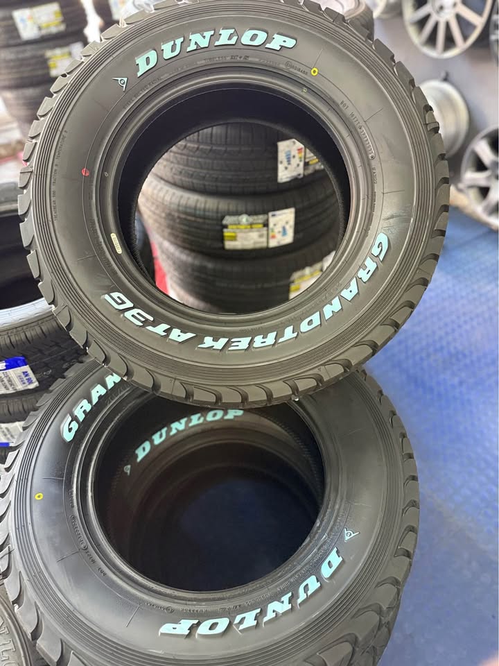 265/65/R17 DUNLOP GRANDTREK AT3G TYRES (WHITE LETTERING) - Private Seller