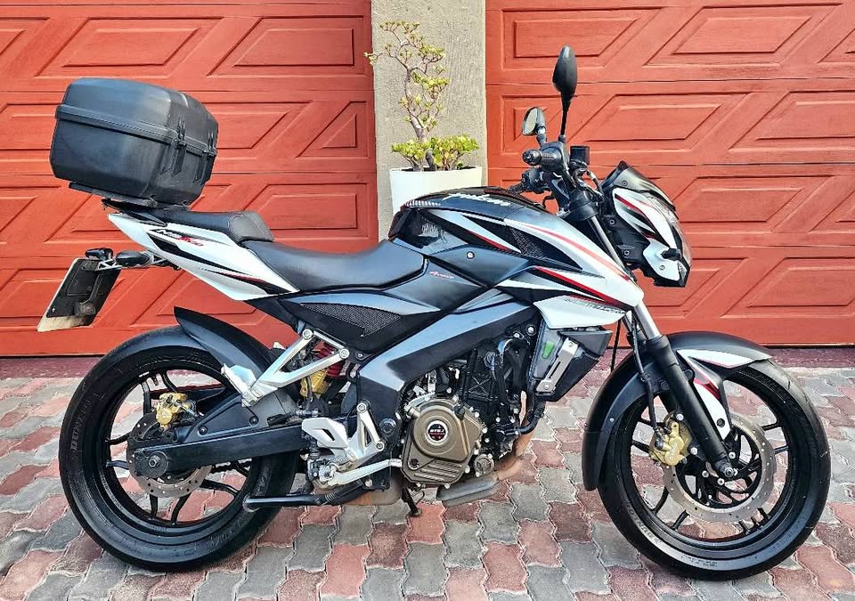 BAJAJ NS 200 CC (AMAZING CONDITION) - Private Seller BAJAJ NS 200 CC (AMAZING CONDITION) - Private Seller
