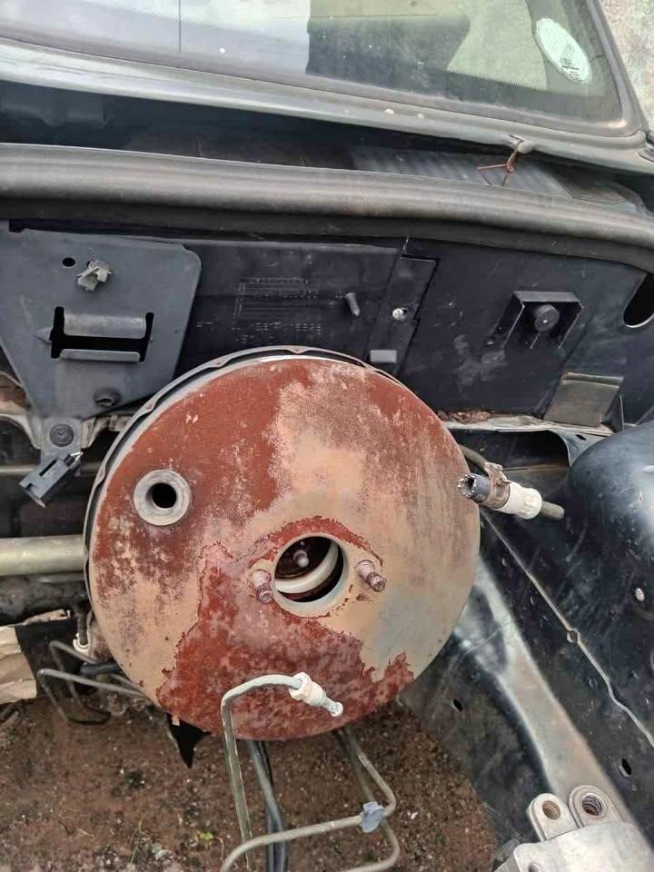 Ford Ikon 1.6 brake booster