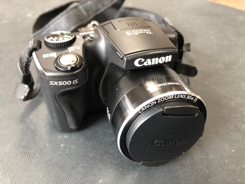 Canon PowerShot SX500 IS 16.0MP Digital Camera - 30x optical zoom - in mint condition