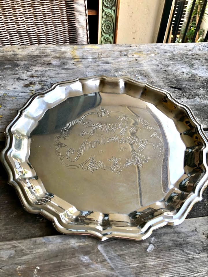Round Silver-Plated Tray – 'Happy Anniversary' Design