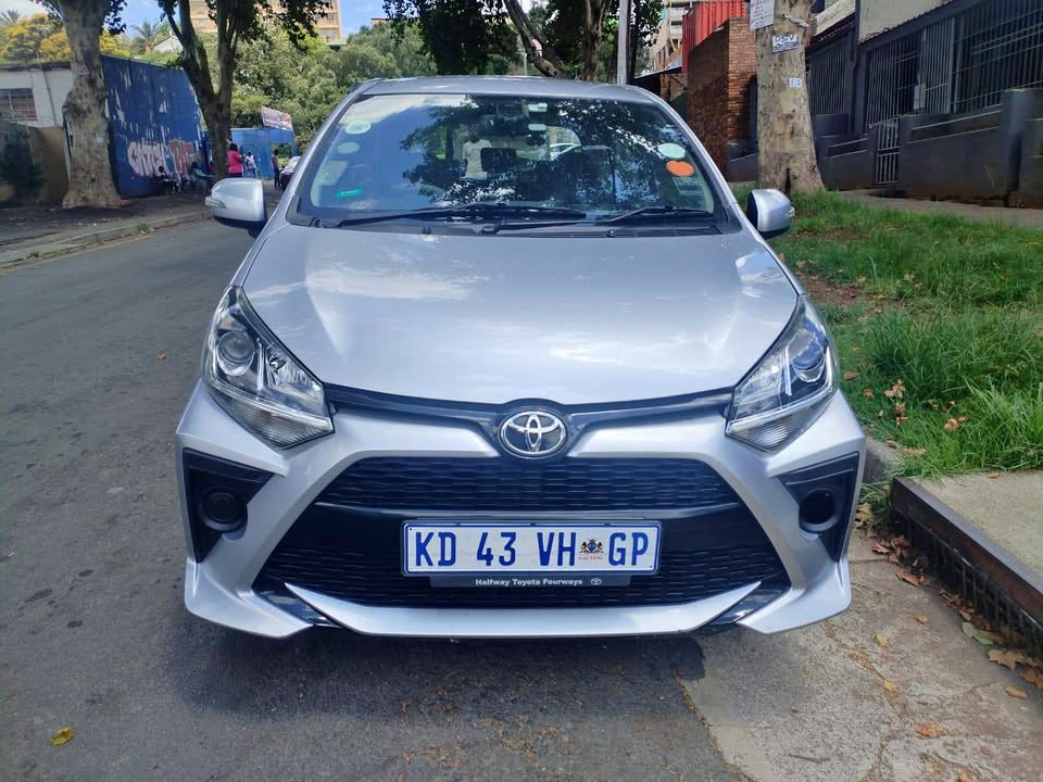 2021 TOYOTA Agya 1.0 Petrol, MANUAL TRANSMISSION  Silver in colour,  mileage