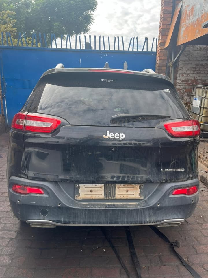 We are stripping a 2016 Jeep Cherokee 3.2 Kl Automatic Petrol for spare parts - Private Seller We are stripping a 2016 Jeep Cherokee 3.2 Kl Automatic Petrol for spare parts - Private Seller