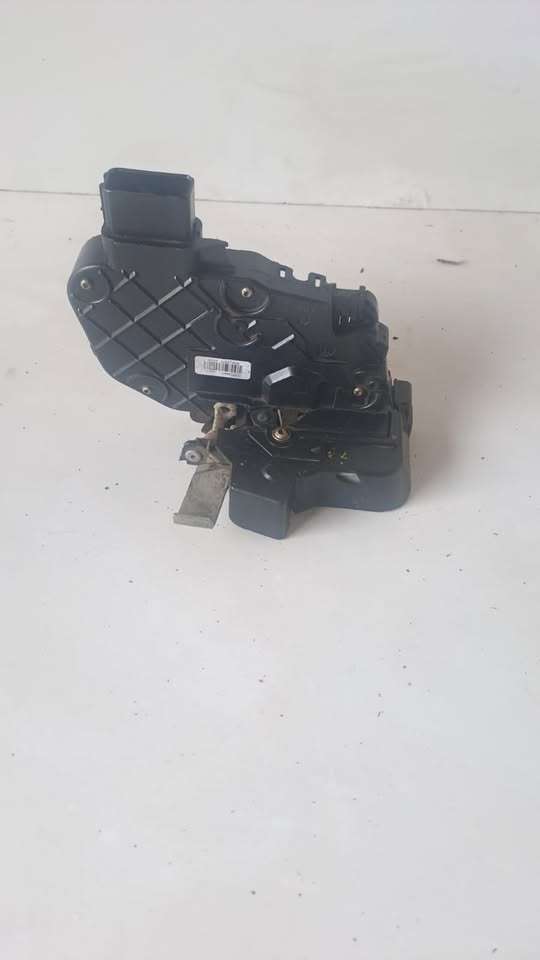 Ford Focus DoorLatch - Private Seller