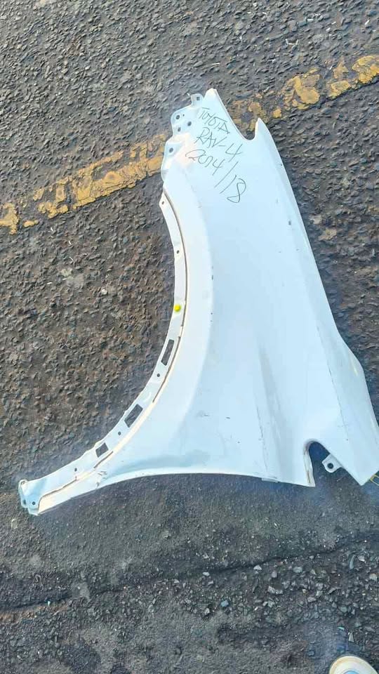 Toyota Rav4 left fender 2014 /18 - Private Seller Toyota Rav4 left fender 2014 /18 - Private Seller