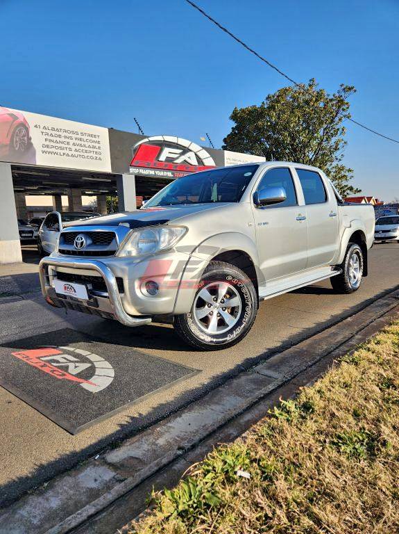 TOYOTA HILUX 2.7 VVT-I RAIDER DOUBLE CAB BAKKIE FORSALE
