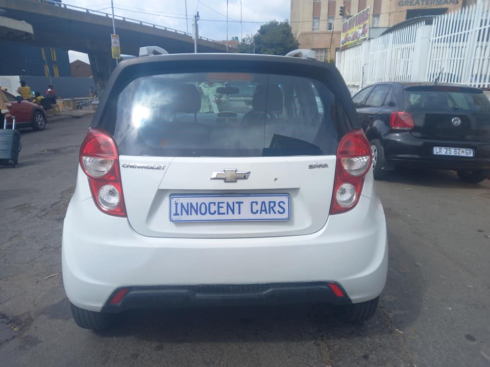 2015 CHEVROLET SPARK 1.2 PETROL, MANUAL TRANSMISSION, WHITE COLOUR, MILEAGE 68000KM