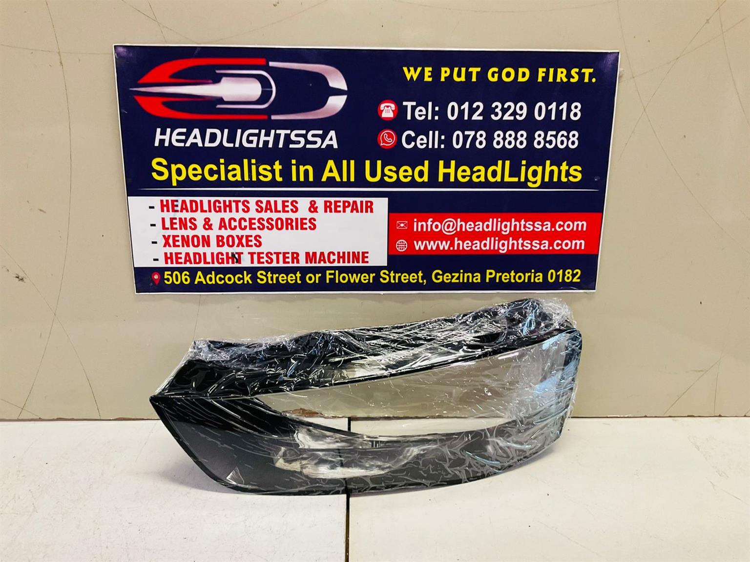Audi A4 B8 left side headlight replacement lens - Private Seller Audi A4 B8 left side headlight replacement lens - Private Seller