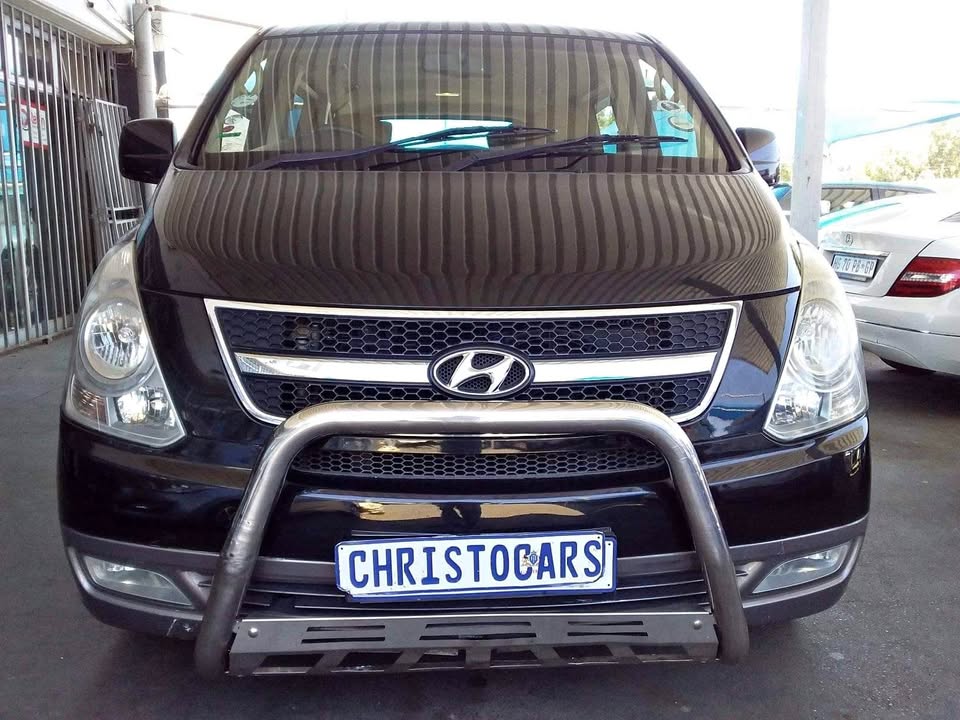 2011 Hyundai H-1 9-seater automatic transmiss 2011