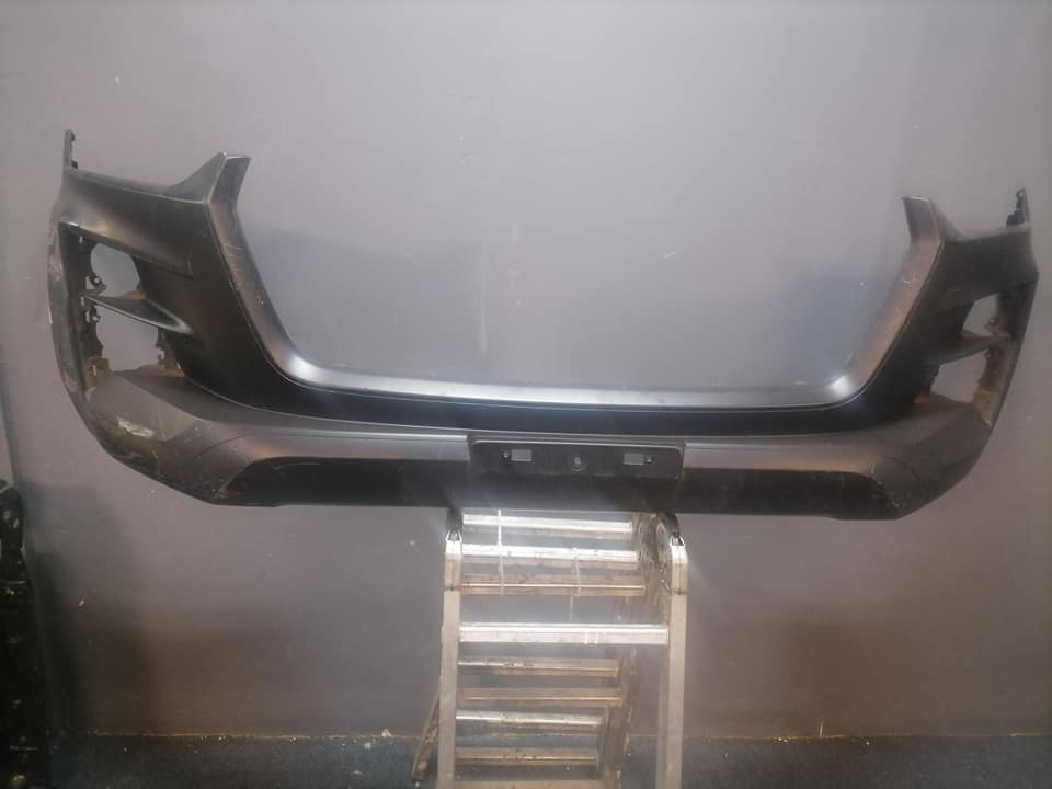 Isuzu D-max black bumper DM or contact number in the description for assistance. - Private Seller