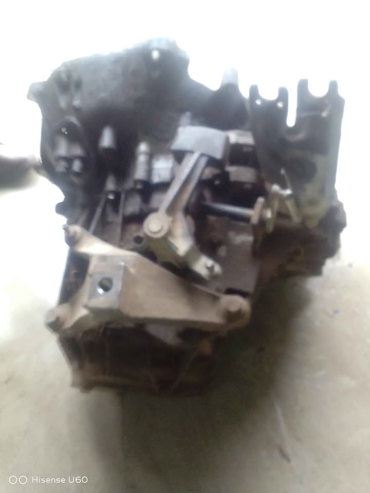 Volvo S40 2.0l 2010 gearbox manual for sale