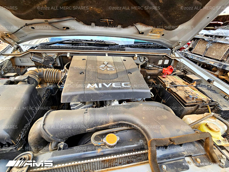 2011 Mitsubishi Pajero automatic stripping for used parts