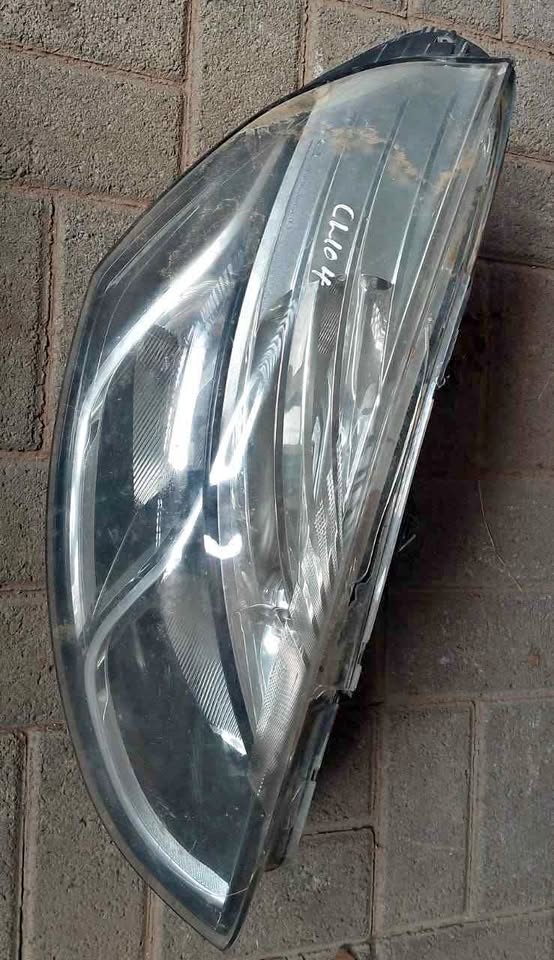 Renault Clio 4 Right Hand Side headlight