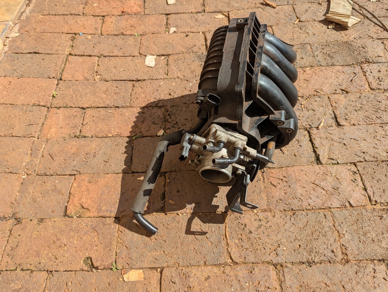 Hyundai i20 manifold 2012 model available for sale. - Private Seller