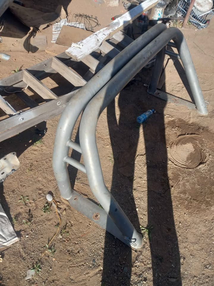 NISSAN NP300 ROLLBAR - Private Seller NISSAN NP300 ROLLBAR - Private Seller