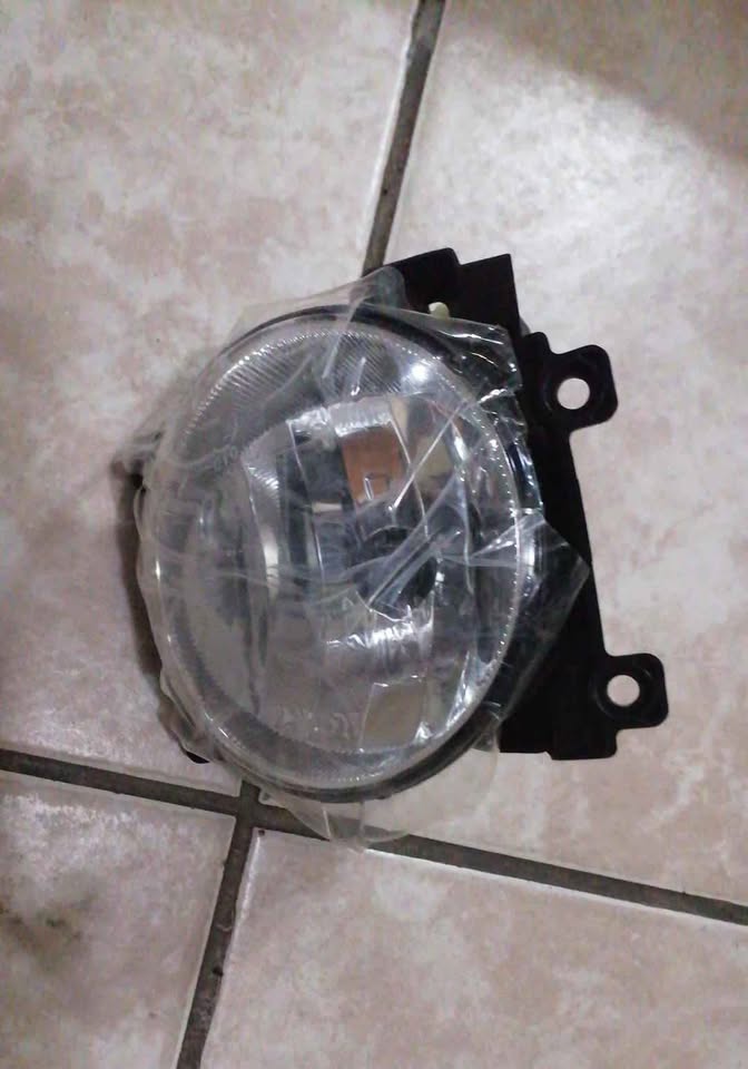 TOYOTA HILUX D4D (LH) FOG LIGHT. - Private Seller TOYOTA HILUX D4D (LH) FOG LIGHT. - Private Seller