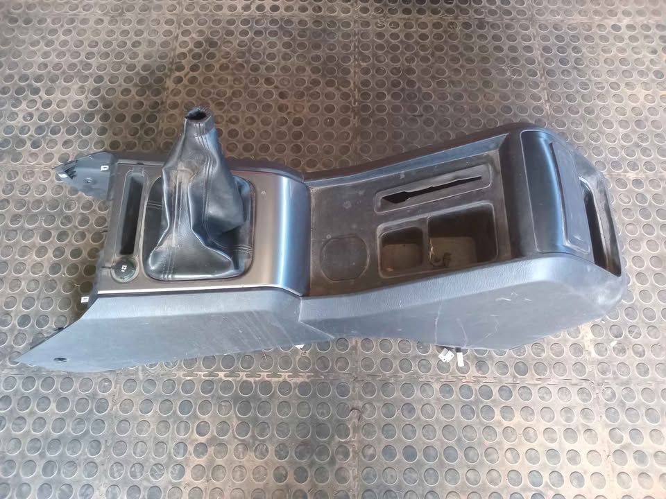 Mahindra Scorpio mhawk 2.2 S6 console for sale - Private Seller Mahindra Scorpio mhawk 2.2 S6 console for sale - Private Seller