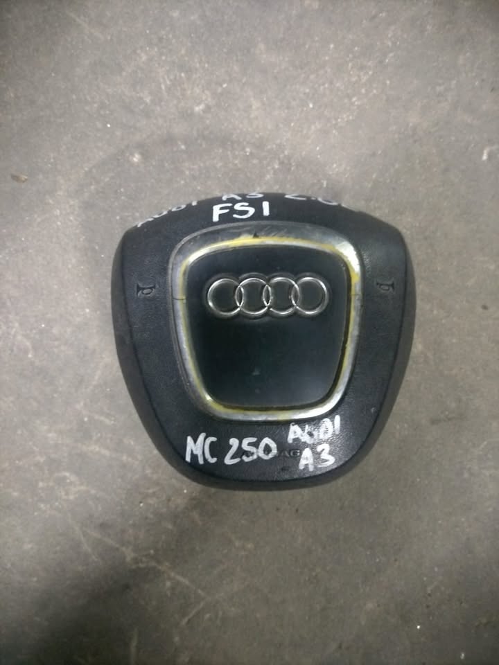 AUDI A3 STEERING AIRBAG - Private Seller AUDI A3 STEERING AIRBAG - Private Seller