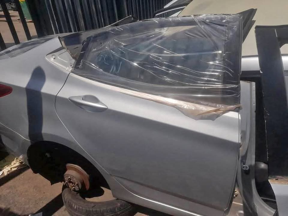 HYUNDAI ACCENT RIGHT BACK DOOR AVAILABLE - Private Seller HYUNDAI ACCENT RIGHT BACK DOOR AVAILABLE - Private Seller