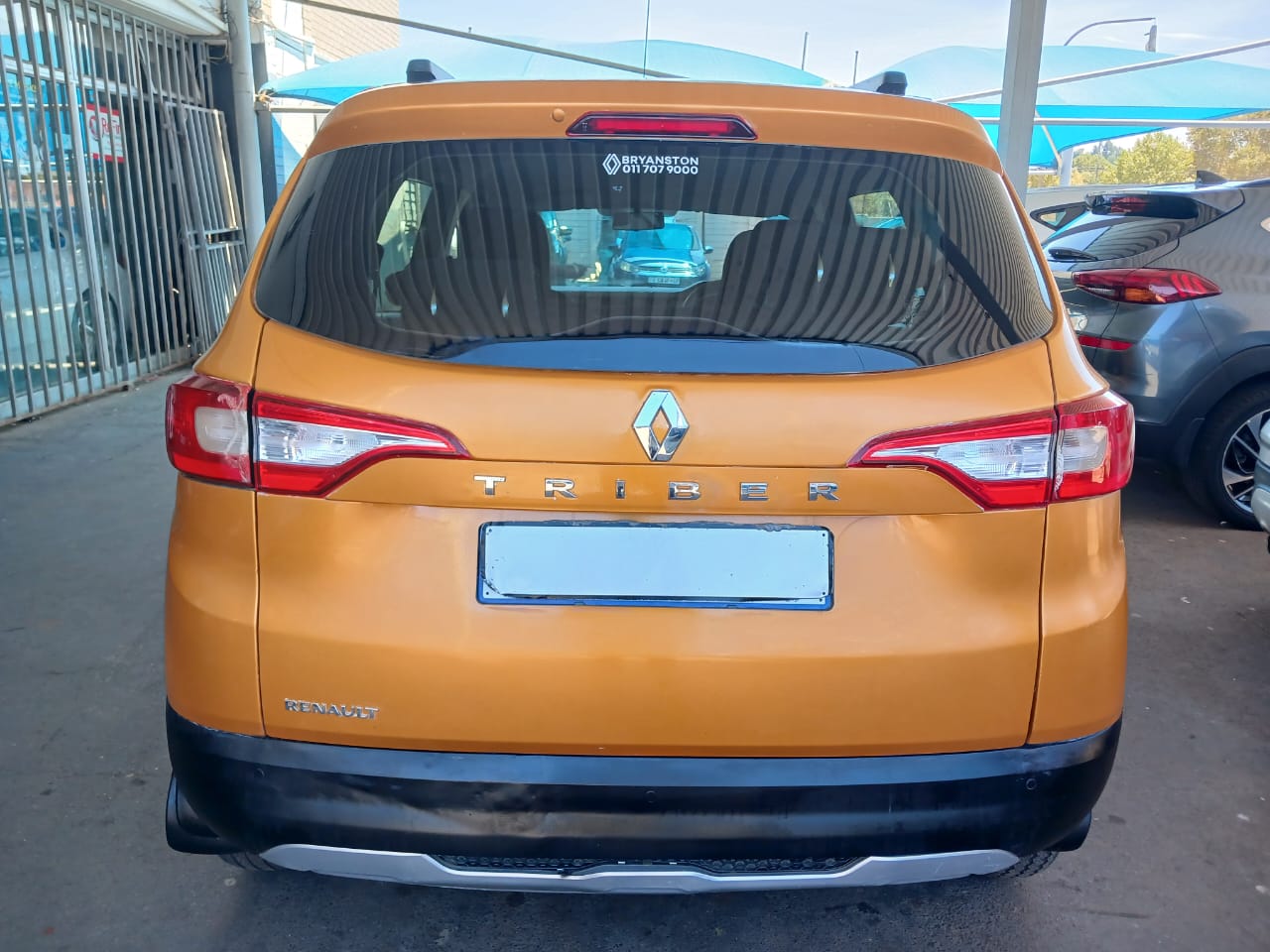 2021 RENAULT TRIBER 1.0 7SEATER Transmission: Manual Mileage: 22000kmPetrol