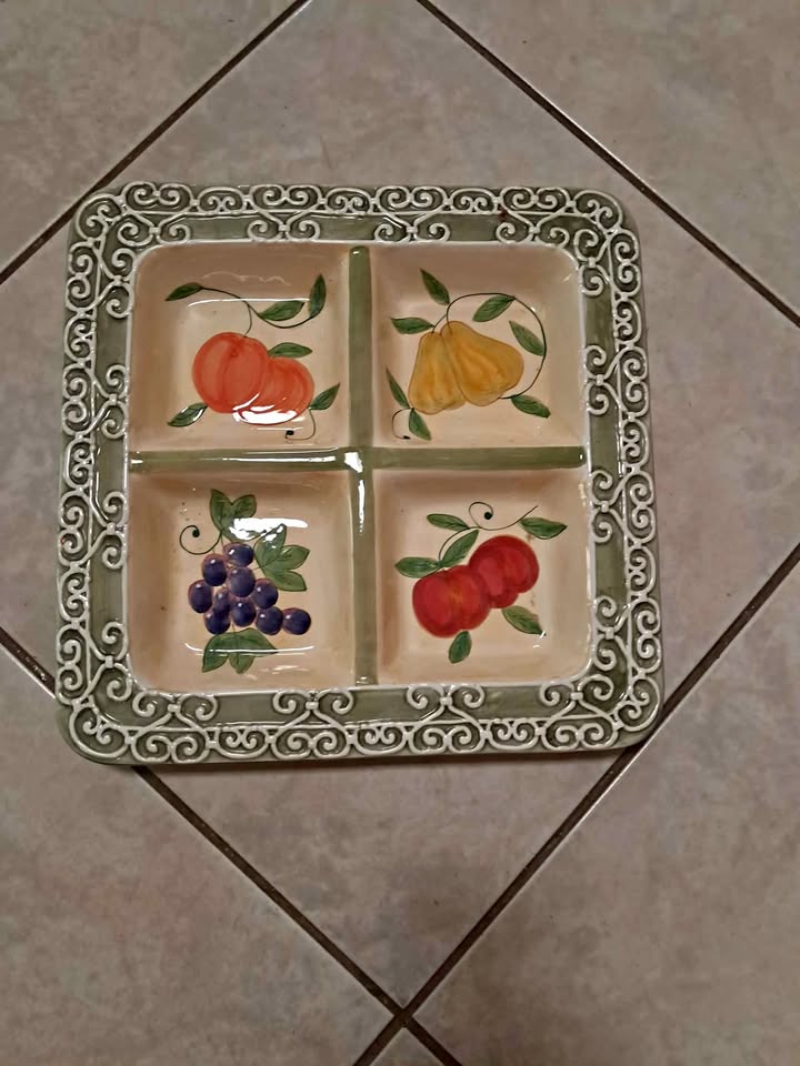 Mooi porselein bakke te koop Mooi porselein bakke te koop