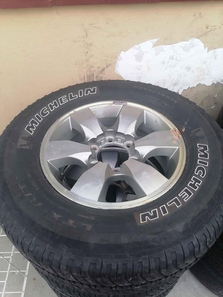 Toyota Hilux 16inch (WITH USED TYRES) - Private Seller