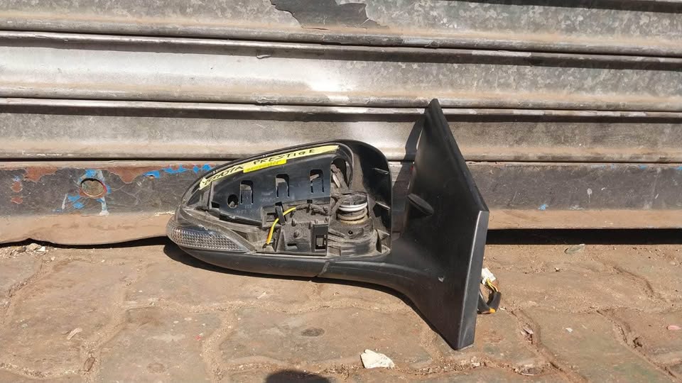 Toyota Prestige side mirror - Private Seller Toyota Prestige side mirror - Private Seller