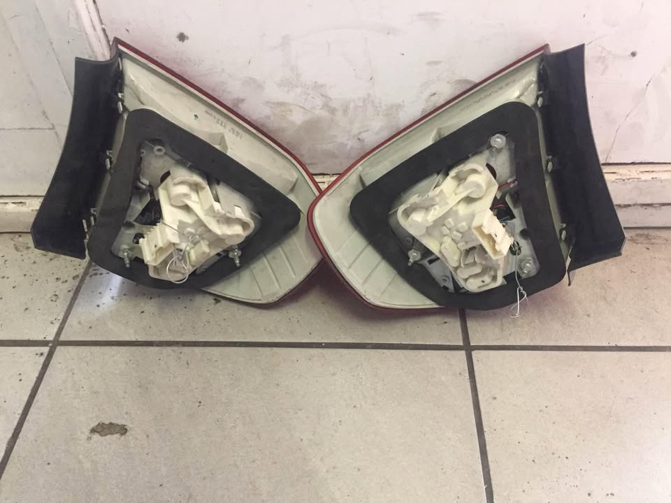 BMW E90 taillights LED for sell in good condition nice and cleanmy WhatsApp number - Private Seller BMW E90 taillights LED for sell in good condition nice and cleanmy WhatsApp number - Private Seller