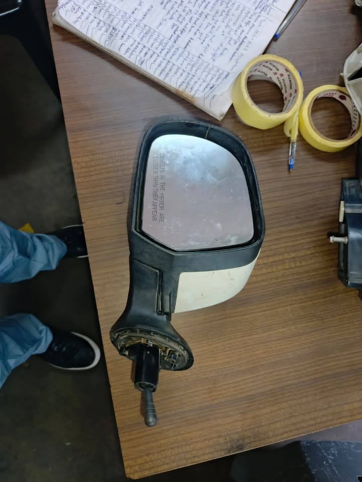 Np200 sport/ Renault Duster left mirror - Private Seller Np200 sport/ Renault Duster left mirror - Private Seller