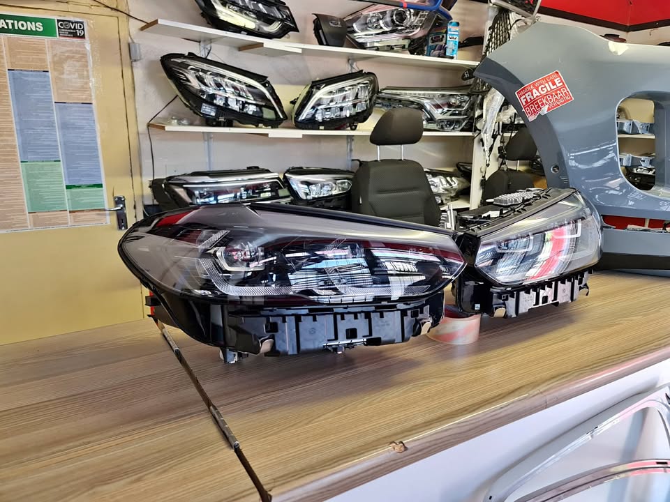 2021 BMW X3 G01 XENON HEADLIGHTS LEFT AND RIGHT FOR SALE ALMOST BRAND NEW - Private Seller 2021 BMW X3 G01 XENON HEADLIGHTS LEFT AND RIGHT FOR SALE ALMOST BRAND NEW - Private Seller