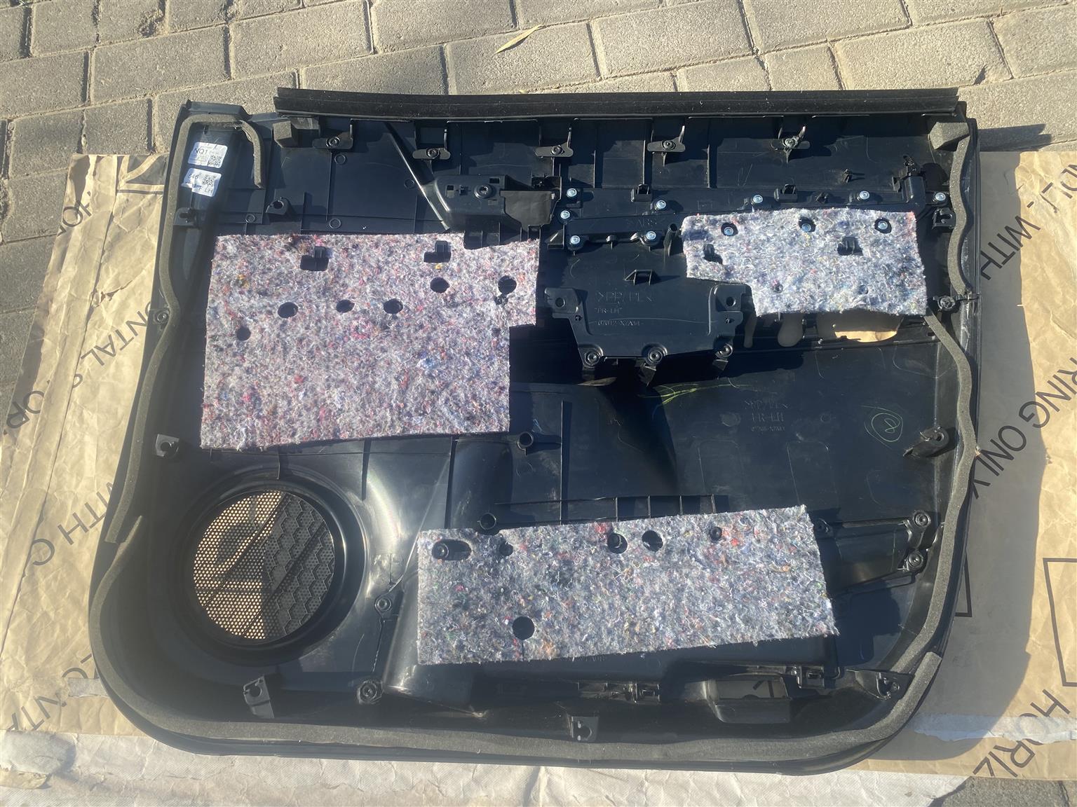 2019 TOYOTA HILUX GD-6 LEFT FRONT DOOR PANEL FOR SALE. IN PRISTINE CONDITION