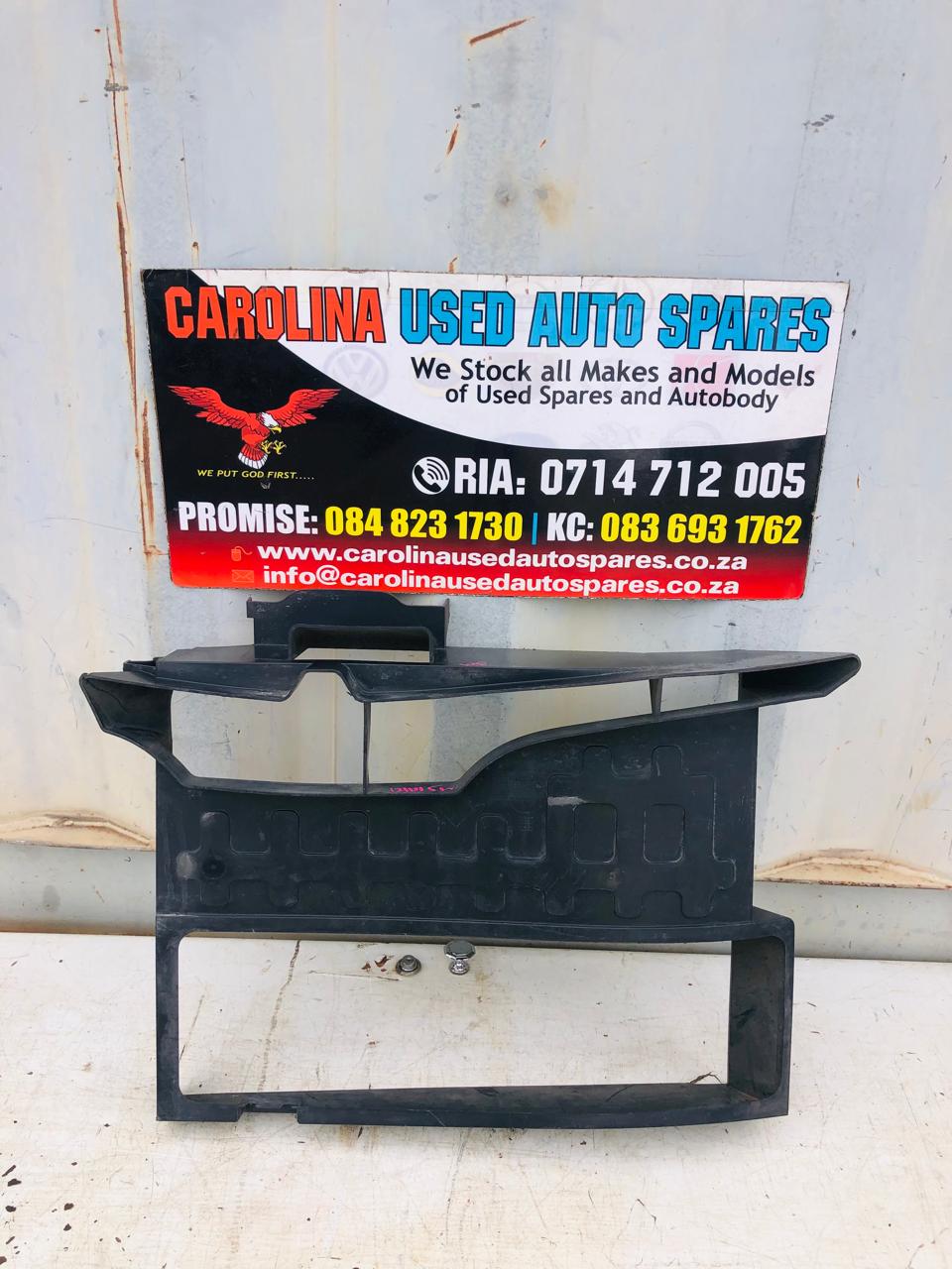 Renault Clio 4 radiator air deflector/guard - Private Seller Renault Clio 4 radiator air deflector/guard - Private Seller