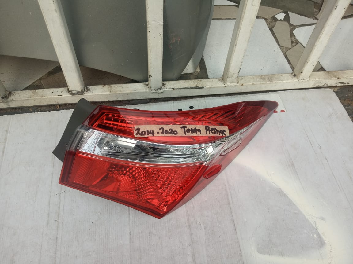 2014-2020 TOYOTA PRESTIGE RIGHT SIDE TAILLIGHT FOR SALE - Private Seller 2014-2020 TOYOTA PRESTIGE RIGHT SIDE TAILLIGHT FOR SALE - Private Seller