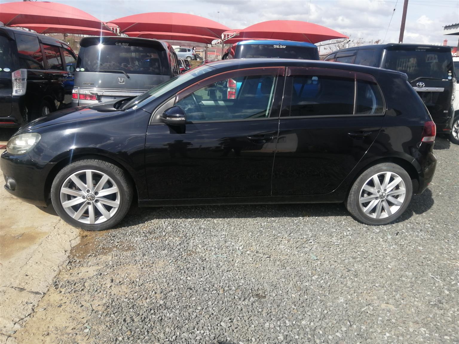 Volkswagen golf six dsg 7 speed supercharger, 17 inch standard alloy wheels.