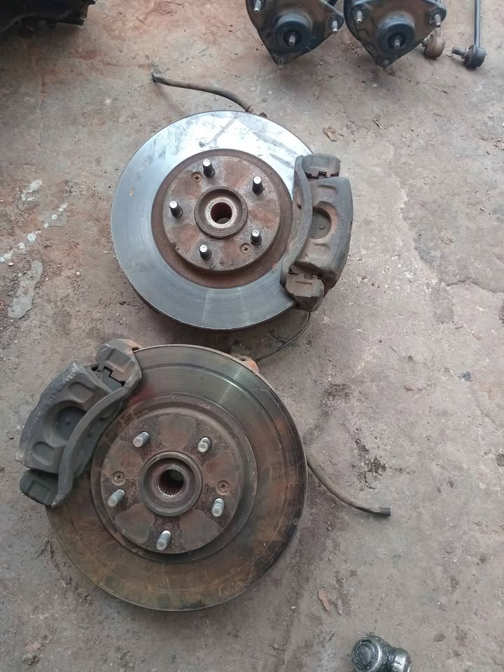 Hyundai ix35 maunal Hubs both side - Private Seller