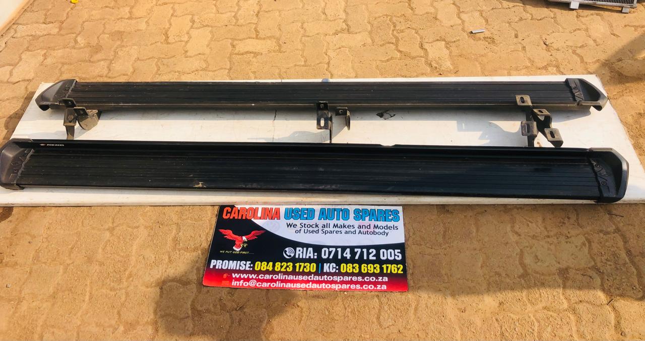 Toyota Hilux D4d left and right side steps (double cab) - Private Seller