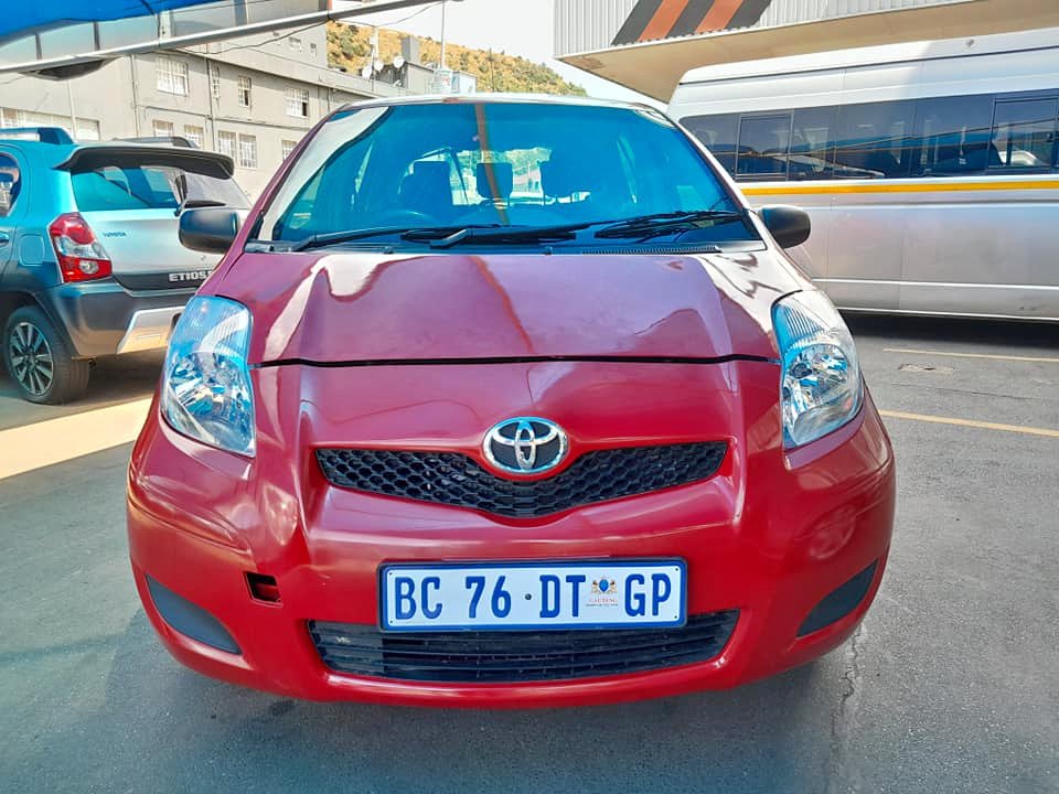 2011 TOYOTA YARIS T3 MANUAL