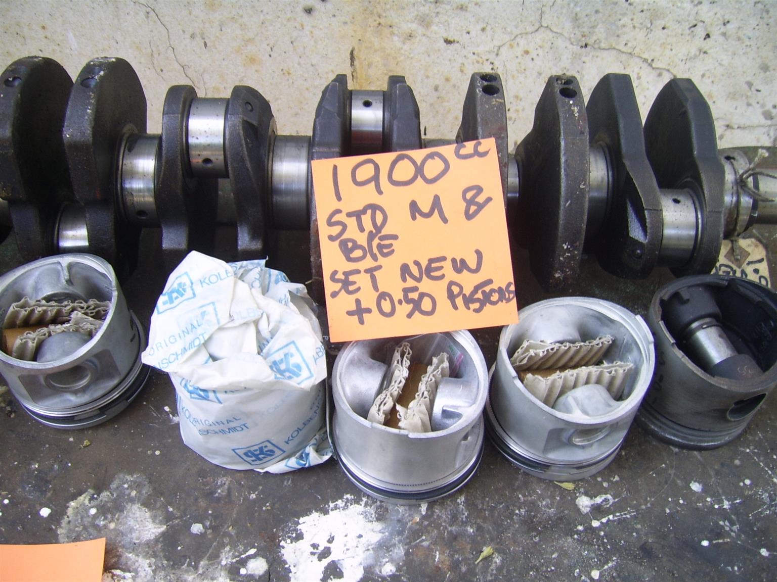 Passat / Audi 5 Cylinder 1900 std crank with set 20 thou Pistons Passat / Audi 5 Cylinder 1900 std crank with set 20 thou Pistons