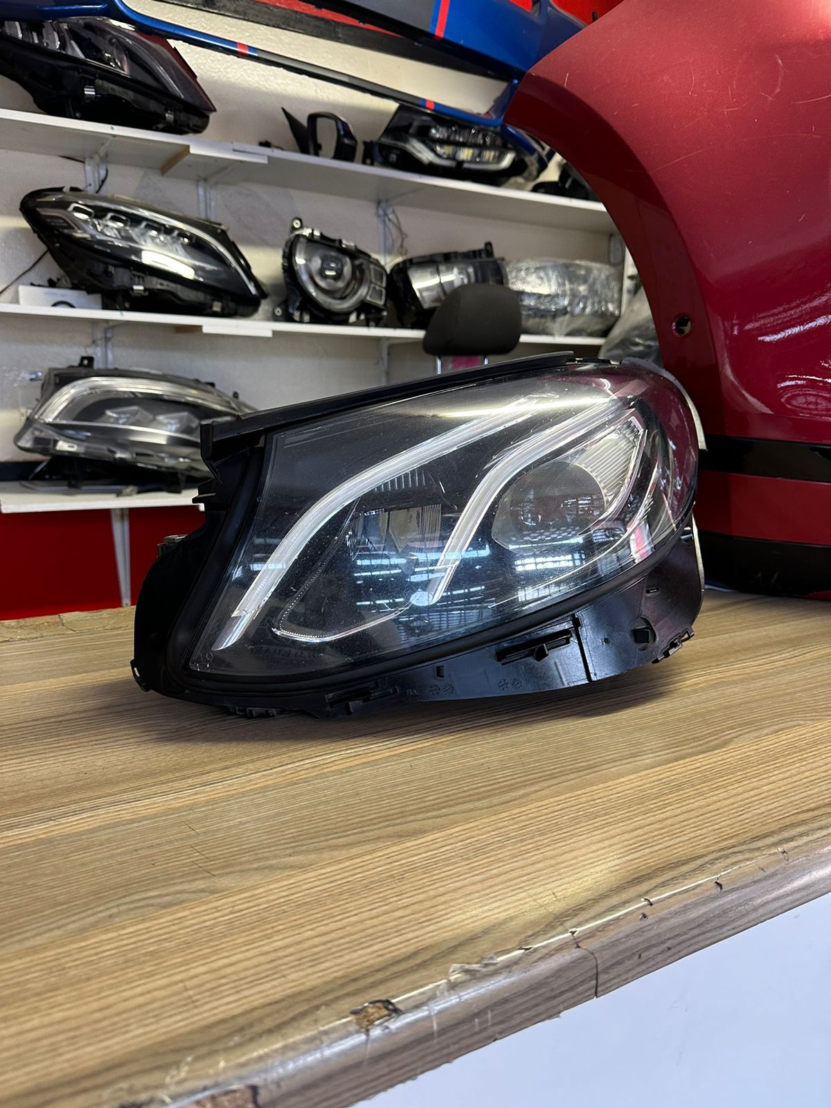 2020 MERCEDES BENZ W213 E CLASS HEADLIGHT LEFTSIDE AVAILABLE FOR SALE - Private Seller 2020 MERCEDES BENZ W213 E CLASS HEADLIGHT LEFTSIDE AVAILABLE FOR SALE - Private Seller