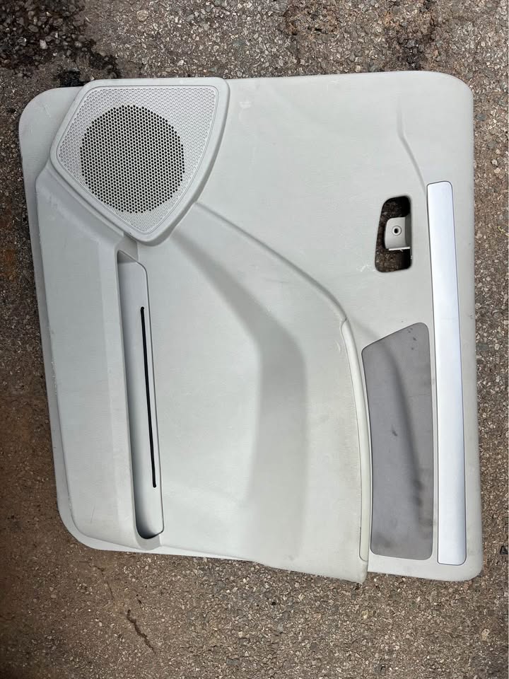 Mahindra Scorpio S10 Suv Complete Set Door panels Available call or whatsapp - Private Seller Mahindra Scorpio S10 Suv Complete Set Door panels Available call or whatsapp - Private Seller