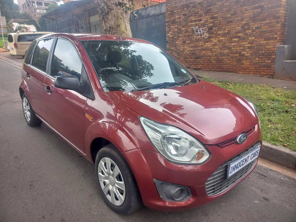 2015 FORD FIGO Hatchback 1.4 Engine Petrol, Manual, Maroon Color,  Mileage