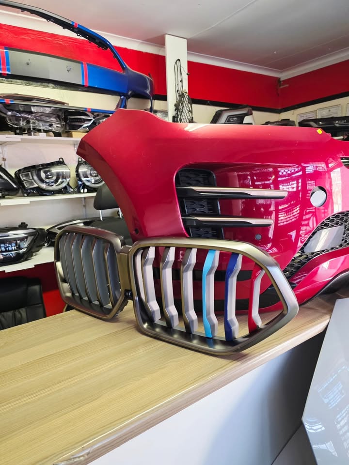 BMW G06 X6 M COMPETION MAIN GRILL (2022) TRI COLOUR IN A BEAUTIFUL NEW CONDITION FOR SALE. - Private Seller BMW G06 X6 M COMPETION MAIN GRILL (2022) TRI COLOUR IN A BEAUTIFUL NEW CONDITION FOR SALE. - Private Seller