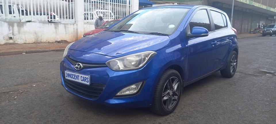 2013 HYUNDAI i20 1.4 PETROL HATCHBACK, MANUAL, BLUE COLOUR, MILEAGE