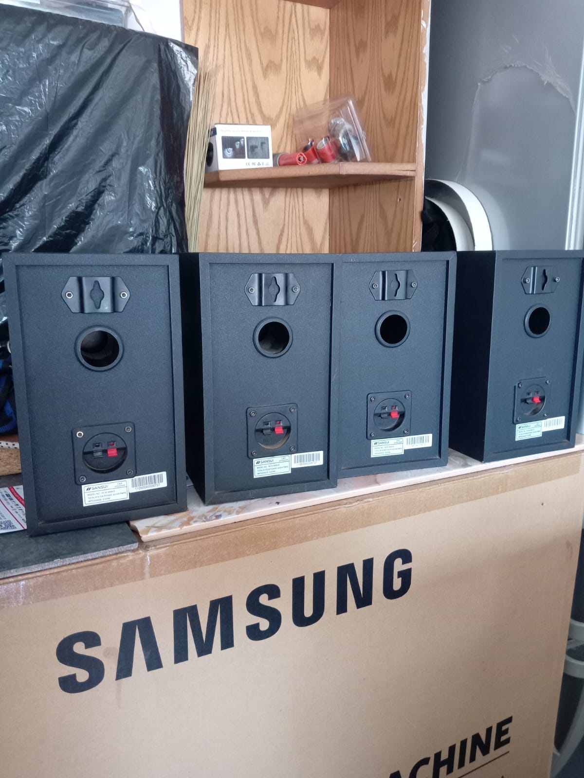 4 Surround speakers