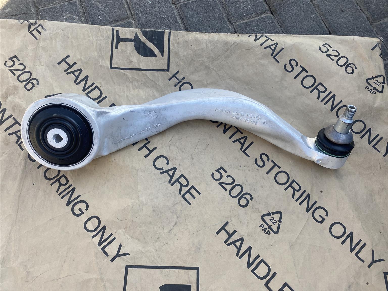 2023 RANGE ROVER SPORT LOWER CONTROL ARM RIGHT SIDE FOR SALE. BRAND NEW
