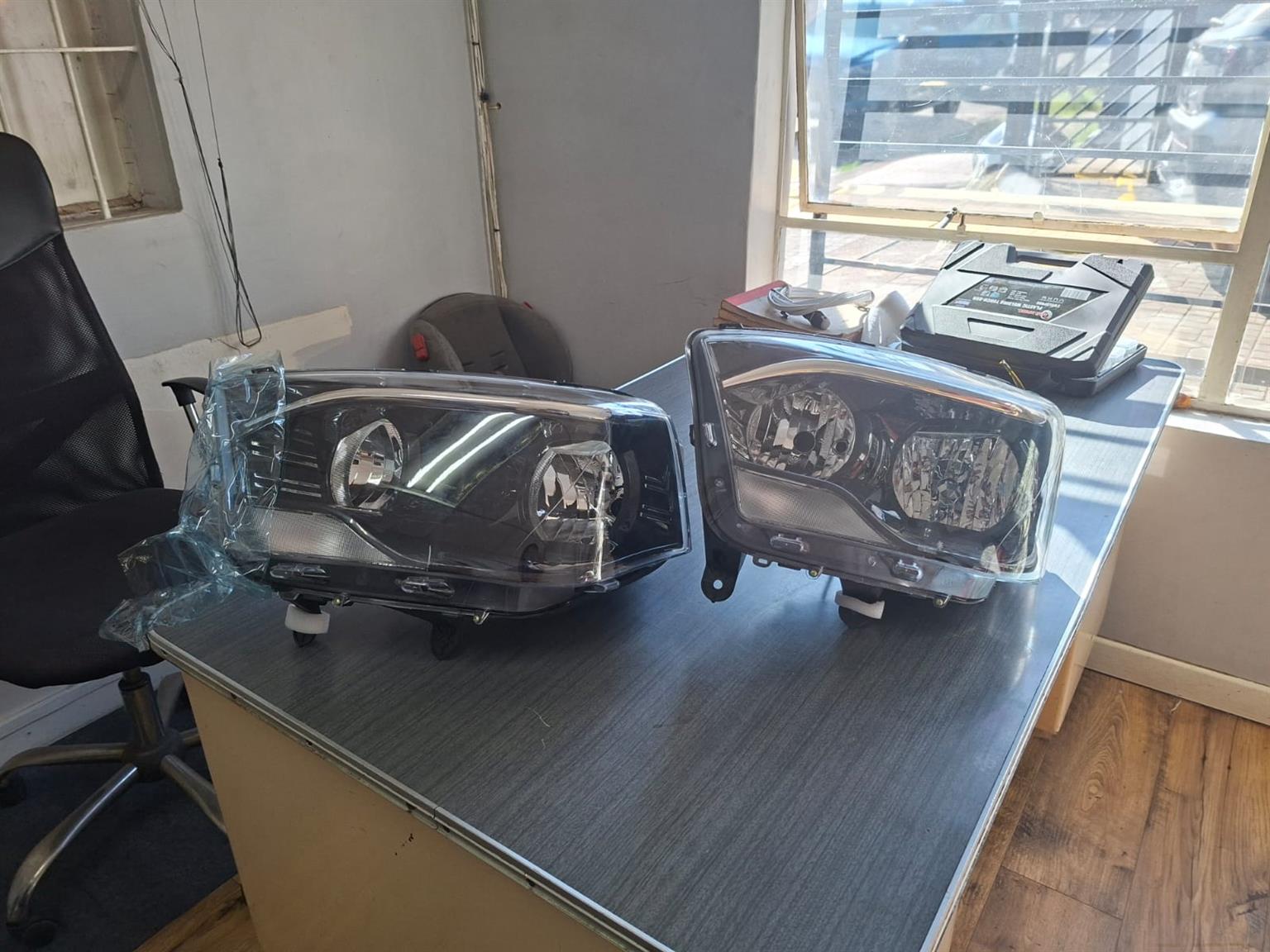 Mahindra Pik Up S4 Refresh headlight (Brand new) - Private Seller