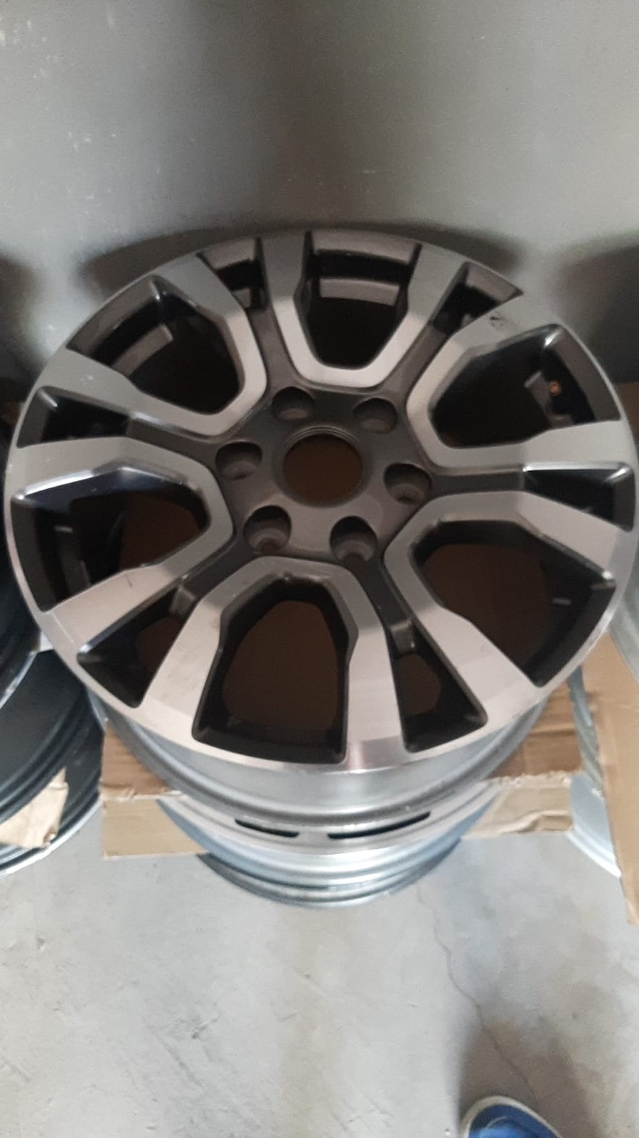 18" Ford Ranger Wildtrack original mag to use for spare - Private Seller 18" Ford Ranger Wildtrack original mag to use for spare - Private Seller