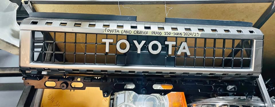 Toyota Land Cruiser Prado 250 grille 2024/25 - Private Seller Toyota Land Cruiser Prado 250 grille 2024/25 - Private Seller