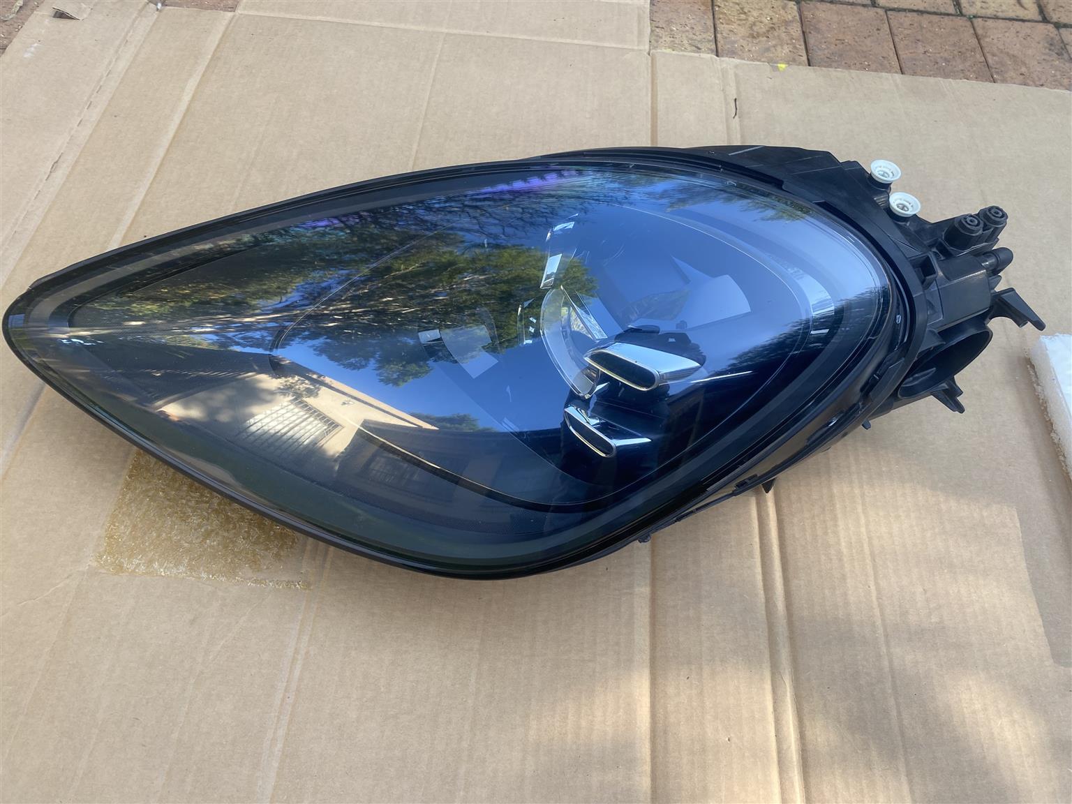2023 PORSCHE CAYENNE GTS COUPE FULL LED HEADLIGHT LEFT SIDE FOR SALE.IN PRISTINE - Private Seller 2023 PORSCHE CAYENNE GTS COUPE FULL LED HEADLIGHT LEFT SIDE FOR SALE.IN PRISTINE - Private Seller