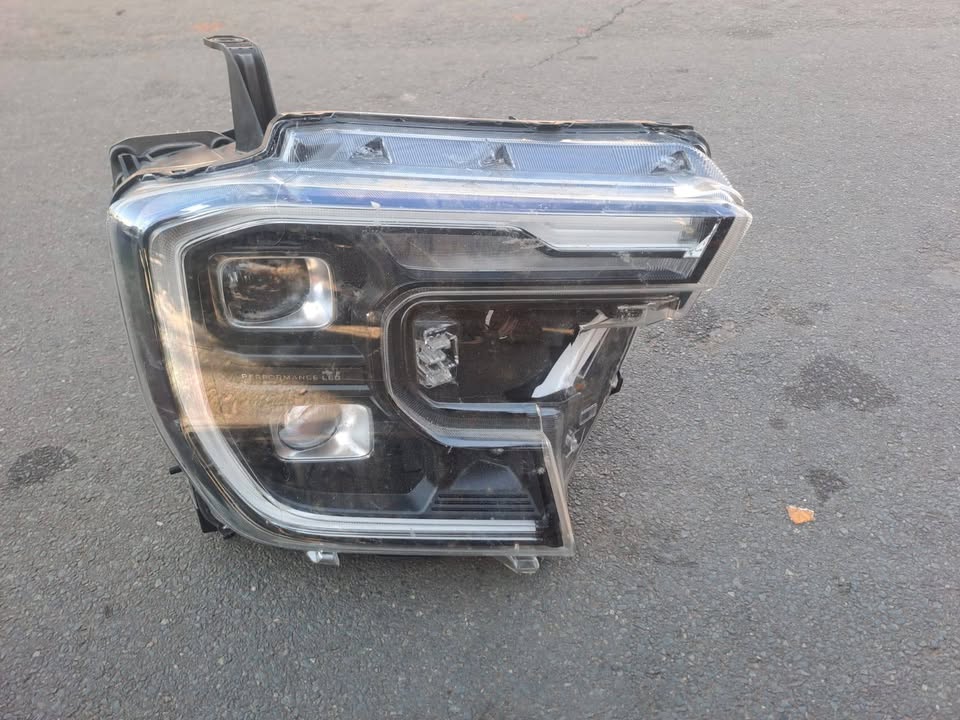 2022 - 2025 Ford Ranger T9 LED HEADLIGHT RIGHT HAND SIDE - Private Seller 2022 - 2025 Ford Ranger T9 LED HEADLIGHT RIGHT HAND SIDE - Private Seller